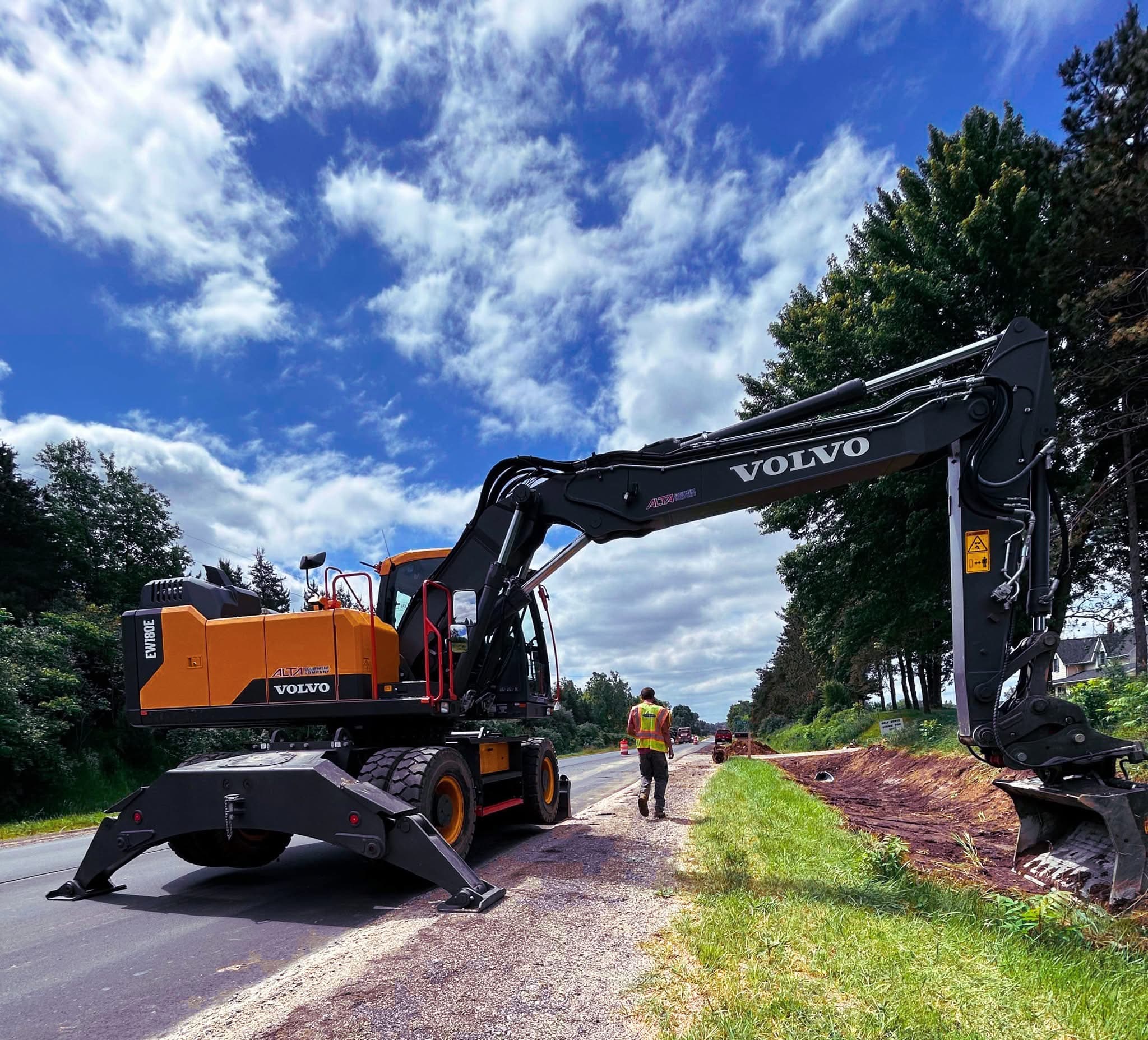 Site Development & Mass Grading: Full mass grading, aggregate base, and build-ready pad preparation for a southeastern Michigan development.